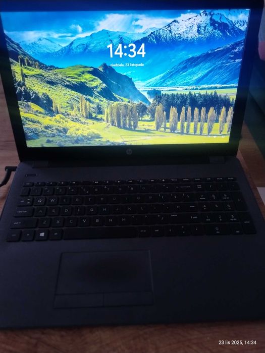 Laptop HP czarny, 4GB RAM, 64-bity, 250GB + gratis!