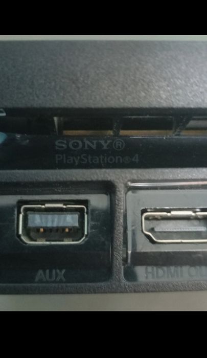 Konsola PlayStation4 oraz 2 pady