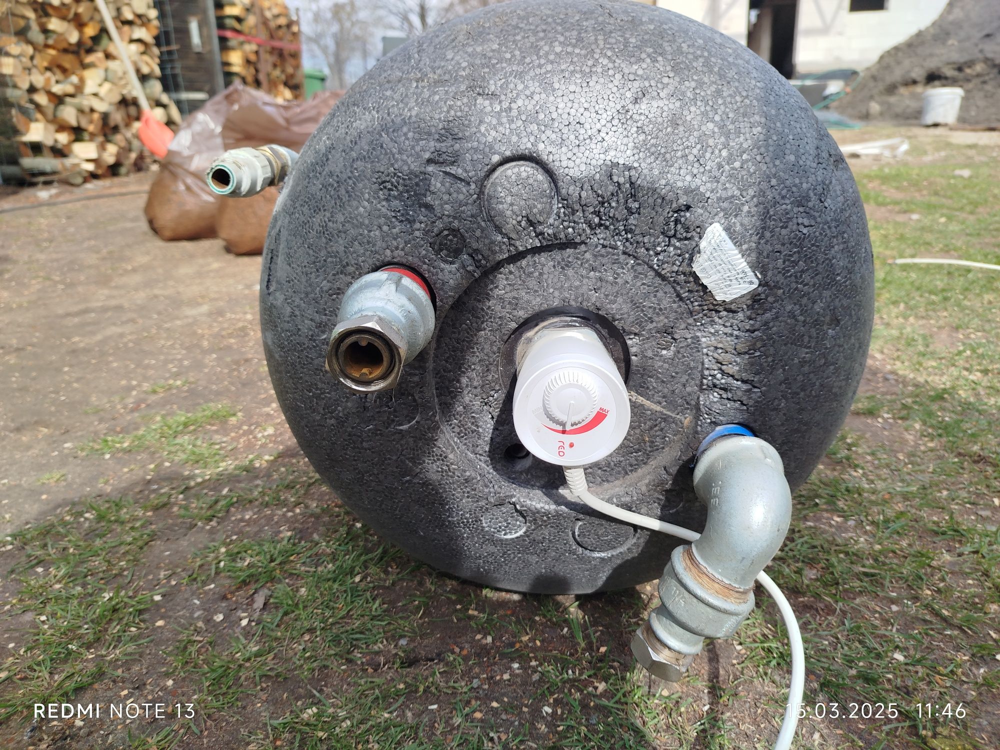 Bojler 80 litrów z grzałką elektryczną.
