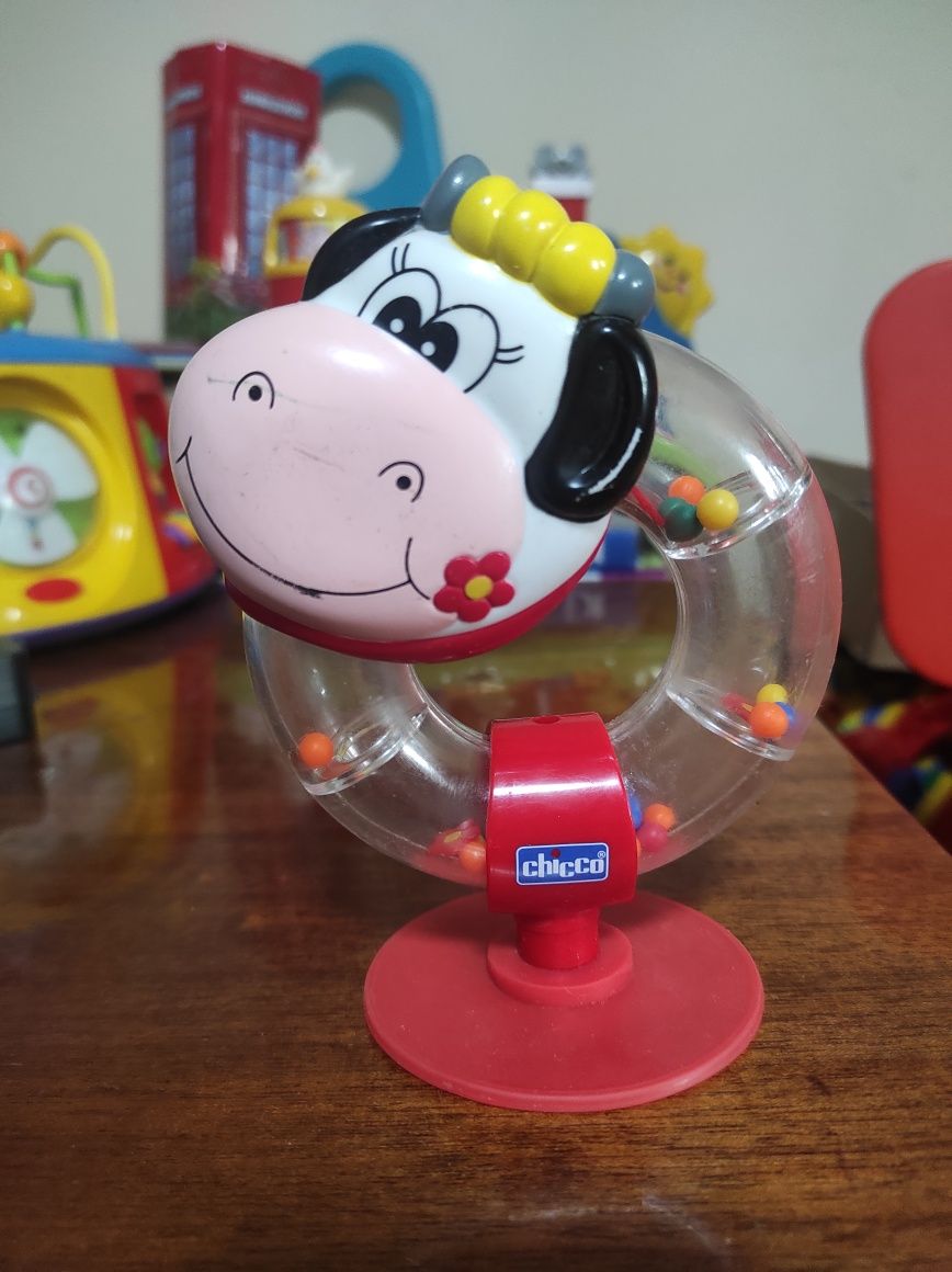 Іграшка на присосці на дитячий столик  Chicco  для малюків