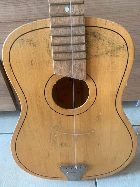 Gitara klasyczna dziecięca no name do naprawy lub na ścianę