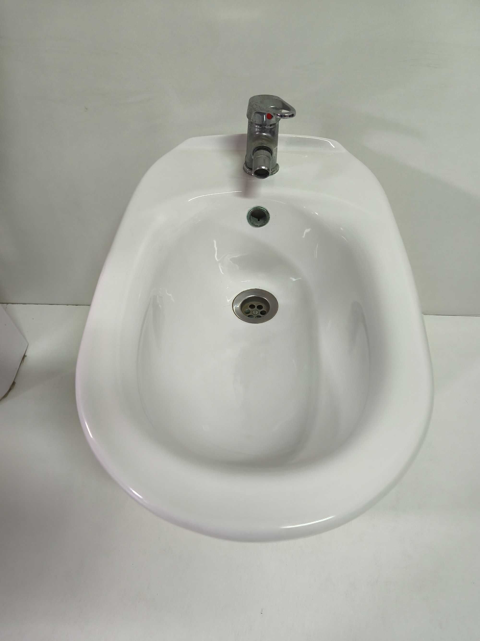 Conjunto de louça de casa de banho