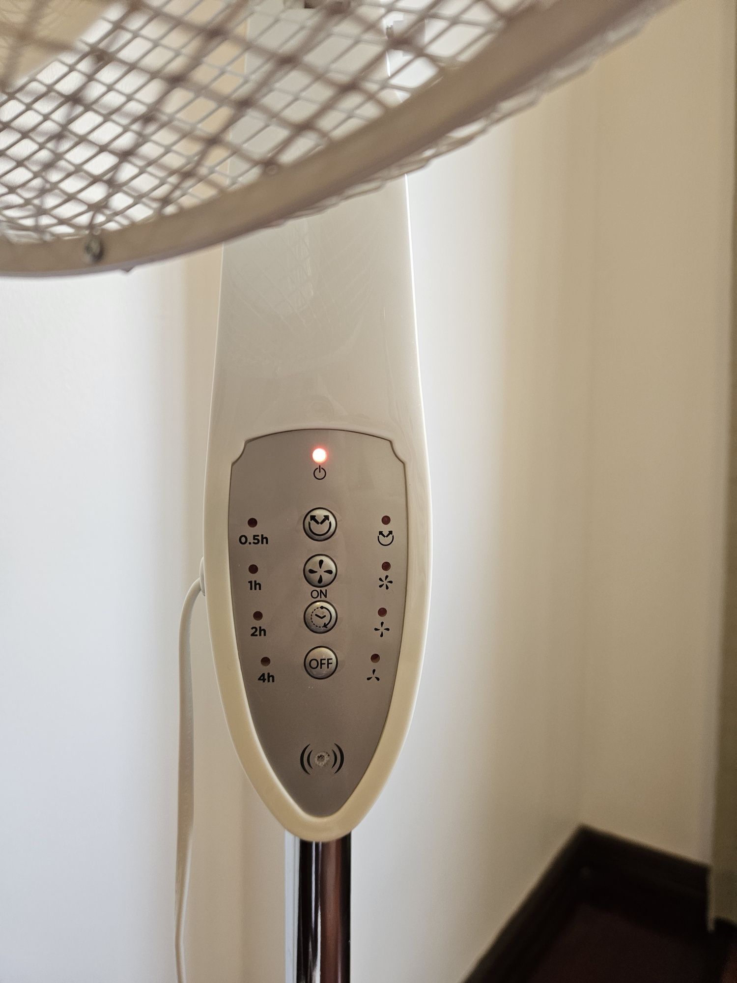 Ventoinha de pé com telecomando