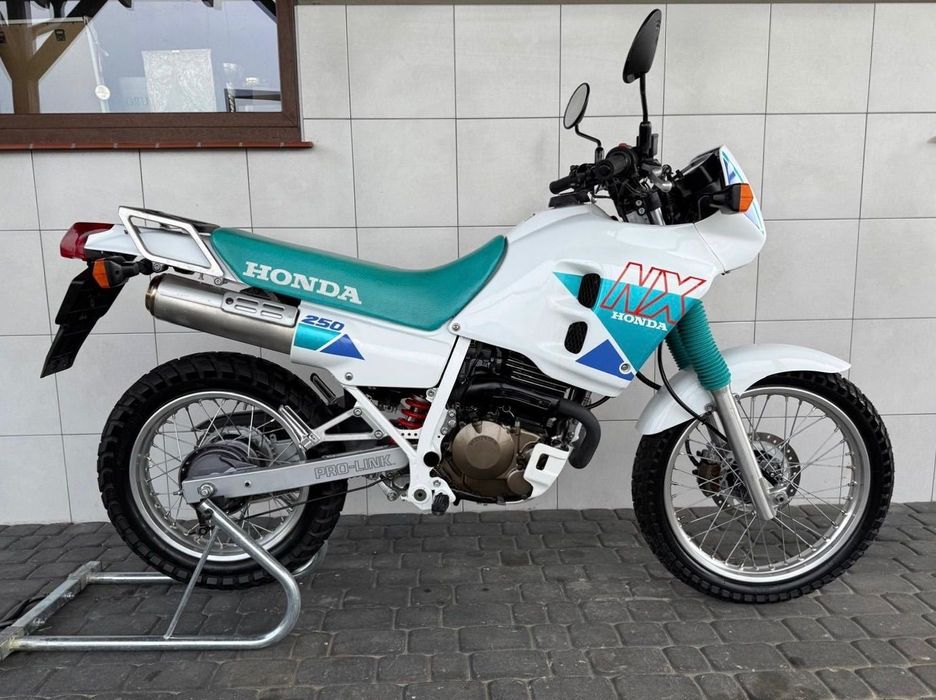 Honda NX 250 Dominator