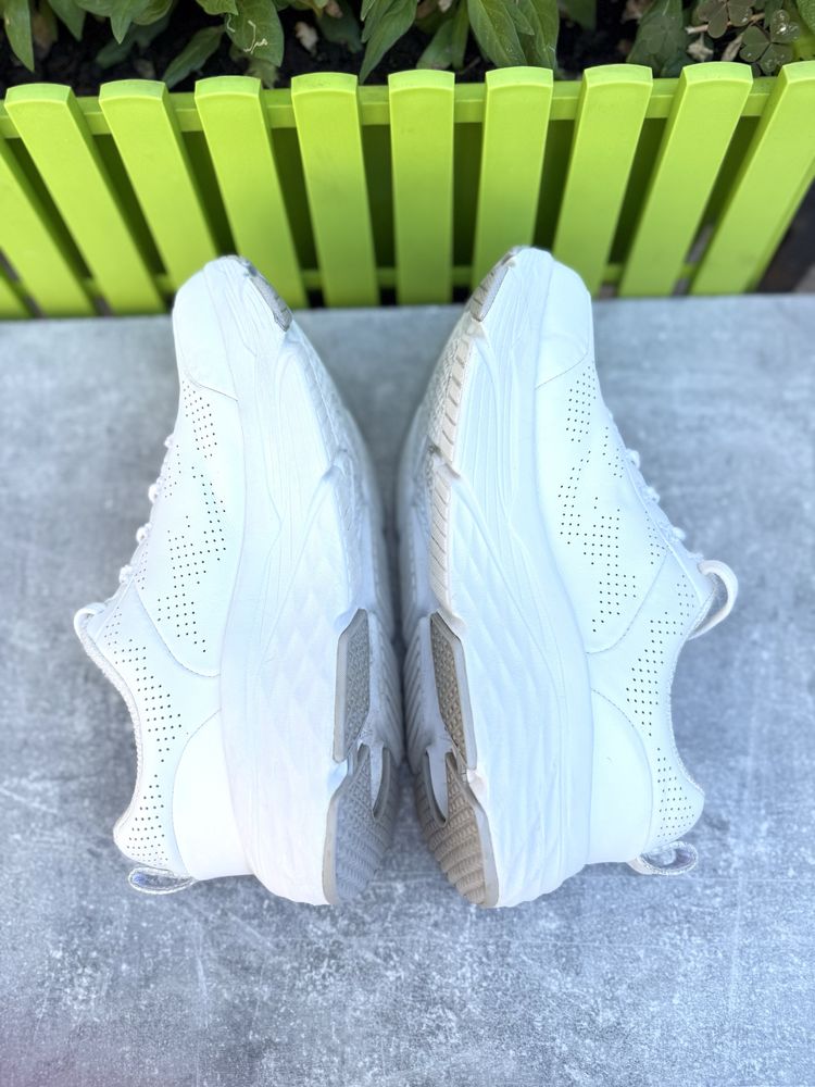 Кожаные кроссовки Skechers 39 р