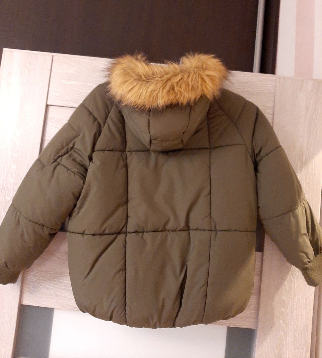 Kurtka Reserved 128 Zimowa Ocieplana Puchowa Puffer Kaptur