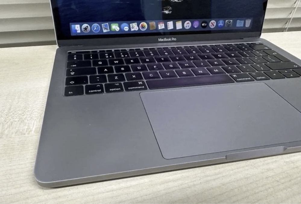 MacBook pro 2017 / 8Gb