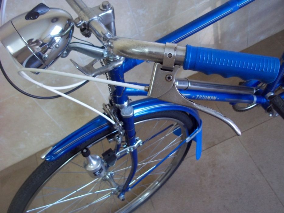 Bicicleta Triumph Vintage c/ mudanças