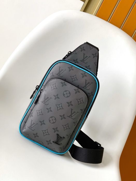 LOUIS VUITTON AVENUE сумка мужская серая с голубой обводкой голубая