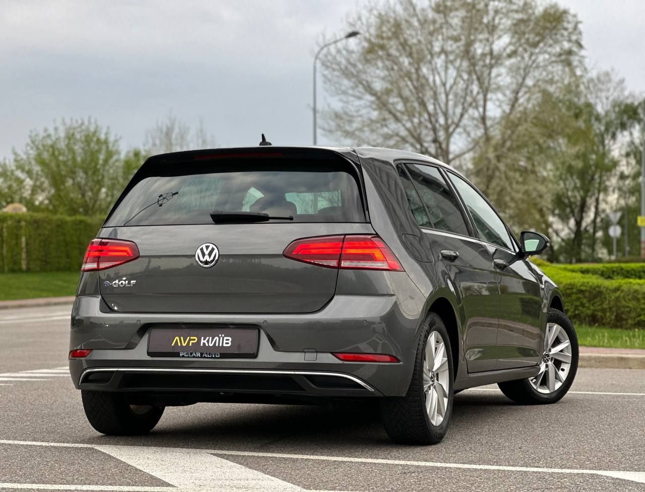 Volkswagen E-Golf 2020 року, 36квт, автомат, 88т.км.
Електричний ав