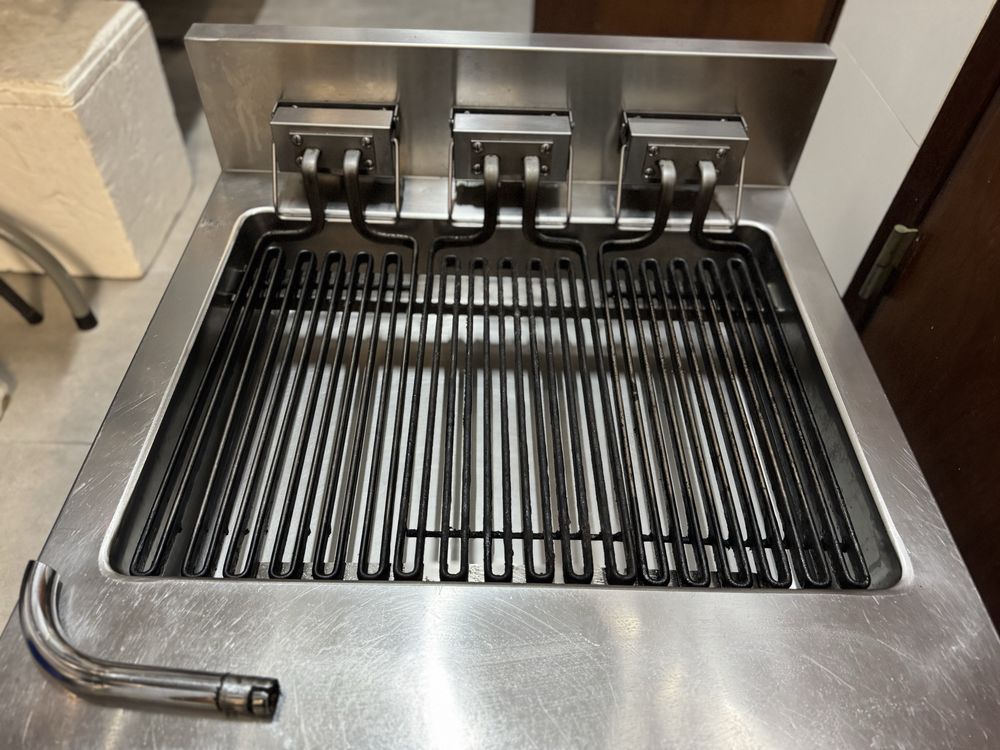 Grelhador electrico tribase