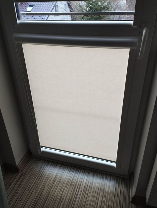 Rolety jasne biało kremowy kolor 7 sztuk