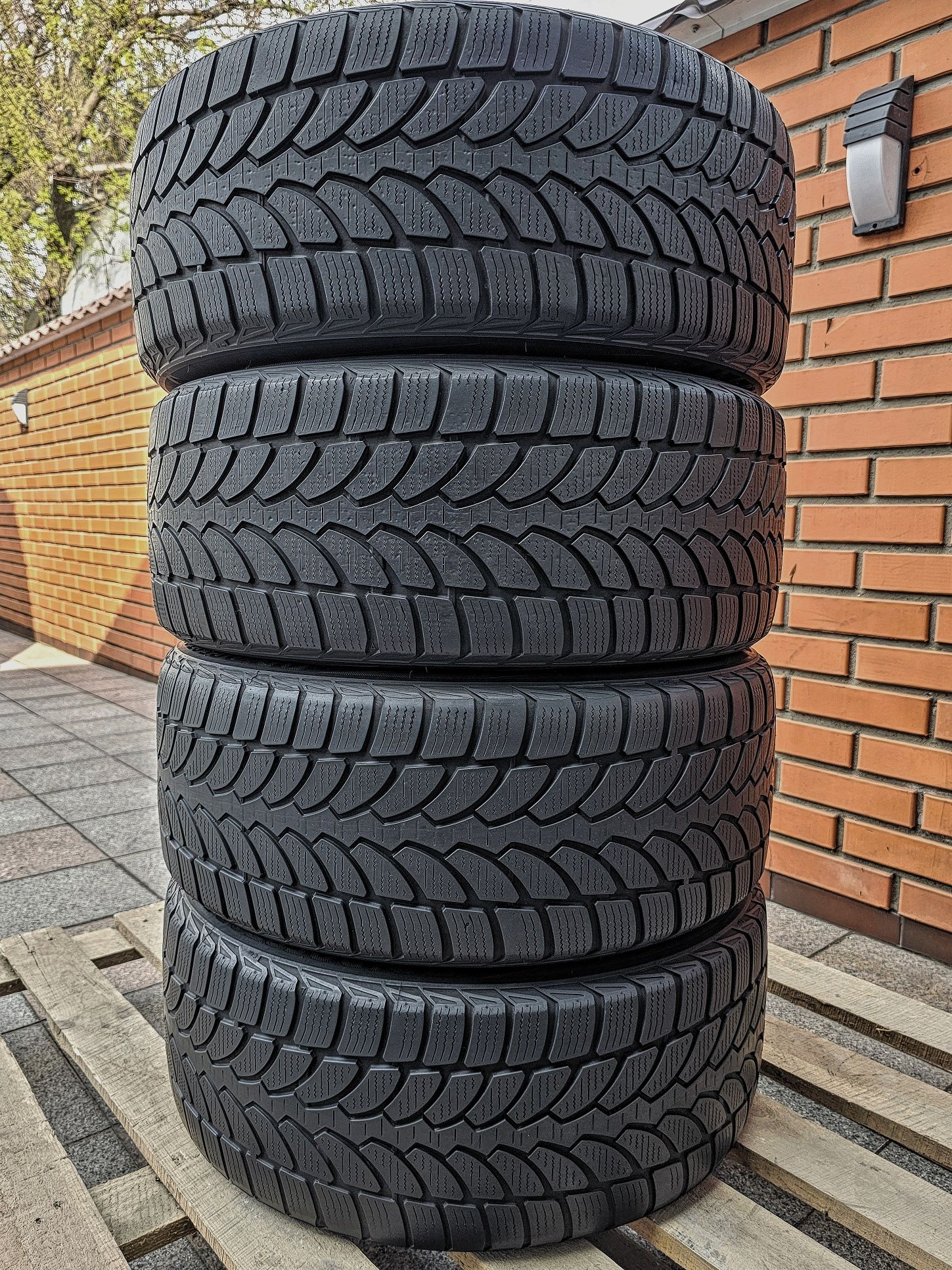 225/50r17 Bridgestone | 6.5mm | Преміум всесезонка | Ідеальний стан