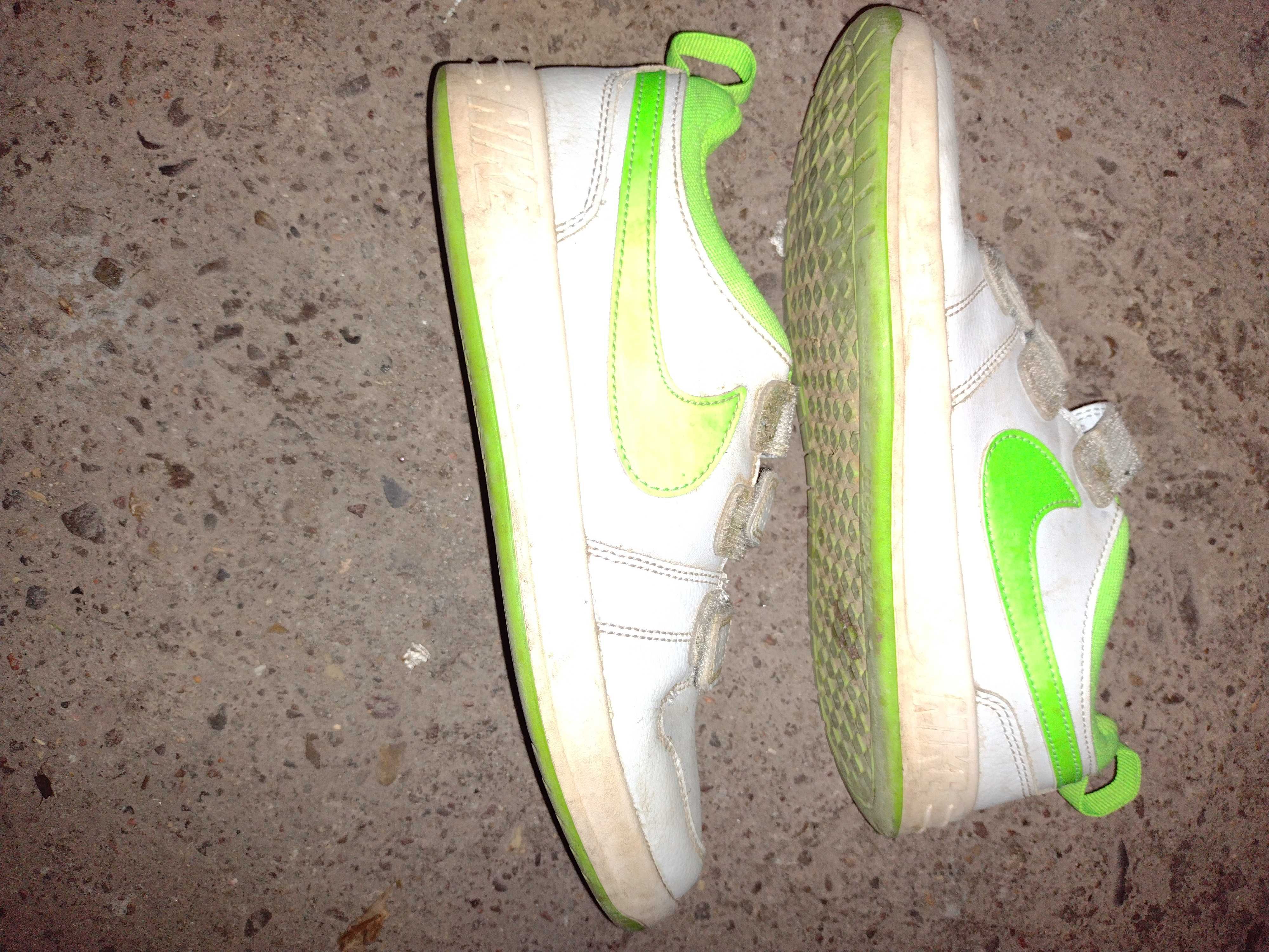 Nike biało zielone  37,5