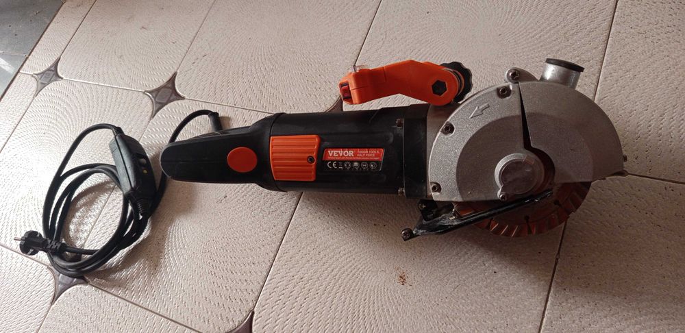 Máquina de corte elétrico de ranhura para parede.