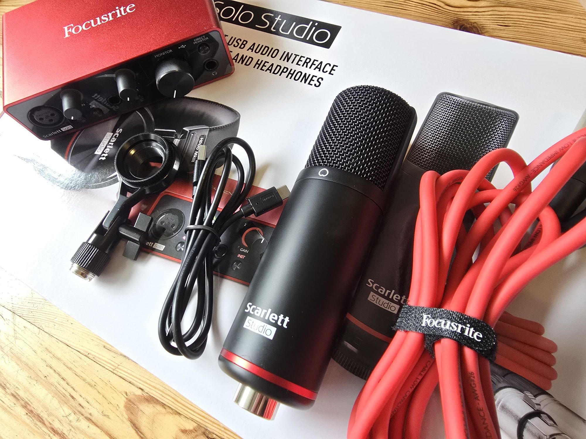 Zestaw do nagrywania interfejs Scarlett Solo Studio + GRATIS