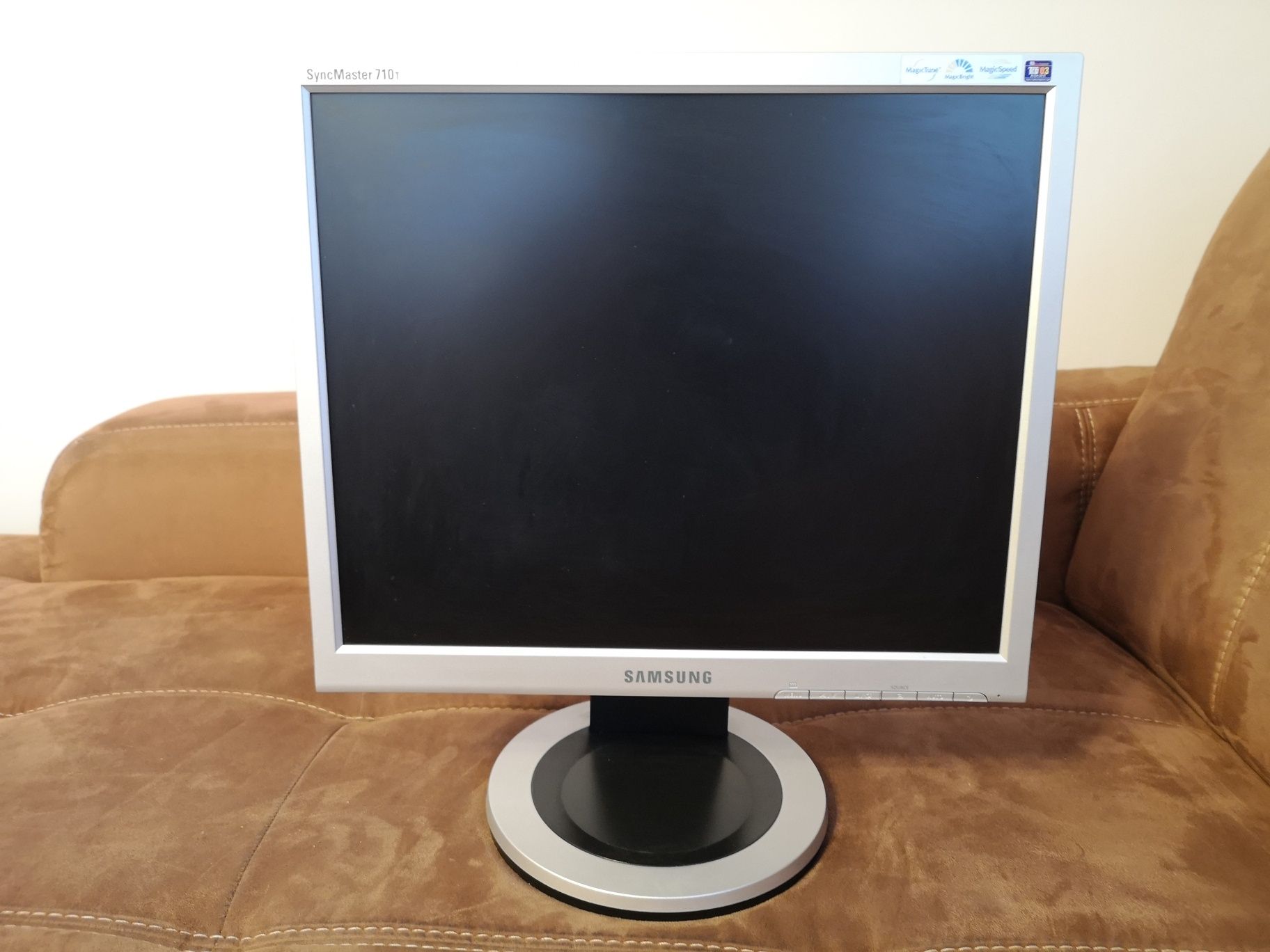 Monitor Samsung 710T  17 srebrny