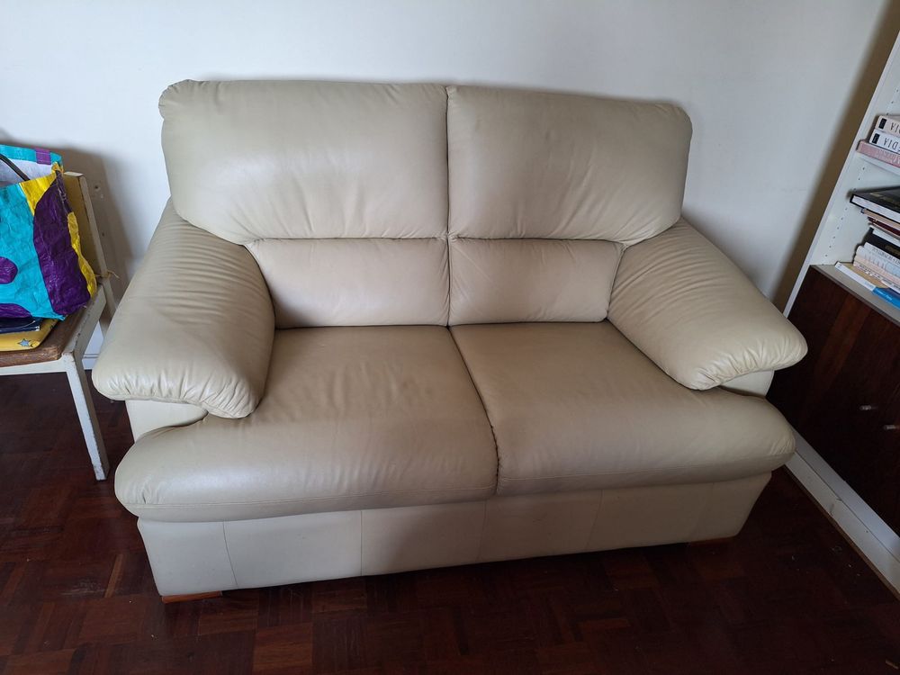Sofá de cabedal branco