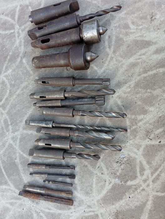 Продам токарні інструменти