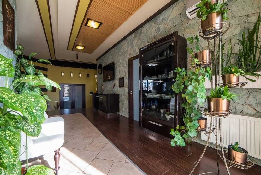 Довгострокова оренда будинку в с. Погреби