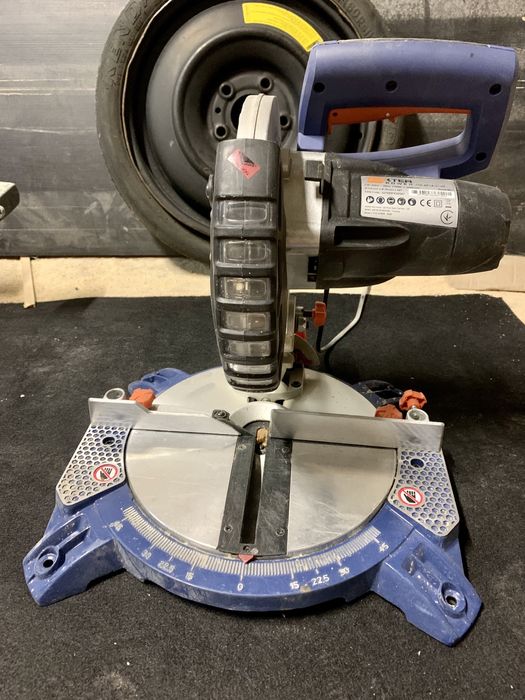 Торцувальна пила Dexter