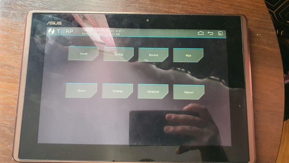 tablet Asus 32 gb pamięci Android 6 brak Play marketu + zasilacz