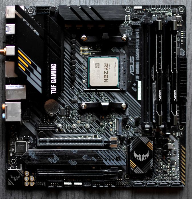 Zestaw / Asus TUF B550M + Ryzen 5600 Bez pamięci RAM