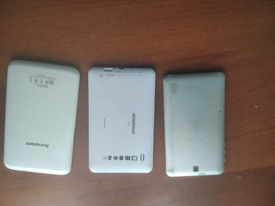 Продам планшети під відновлення або на запчастини