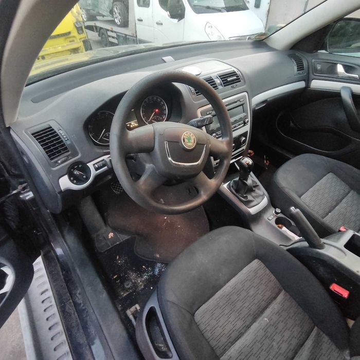 Skoda Octavia II FL Deska Kokpit Pasy Poduszki Kpl.