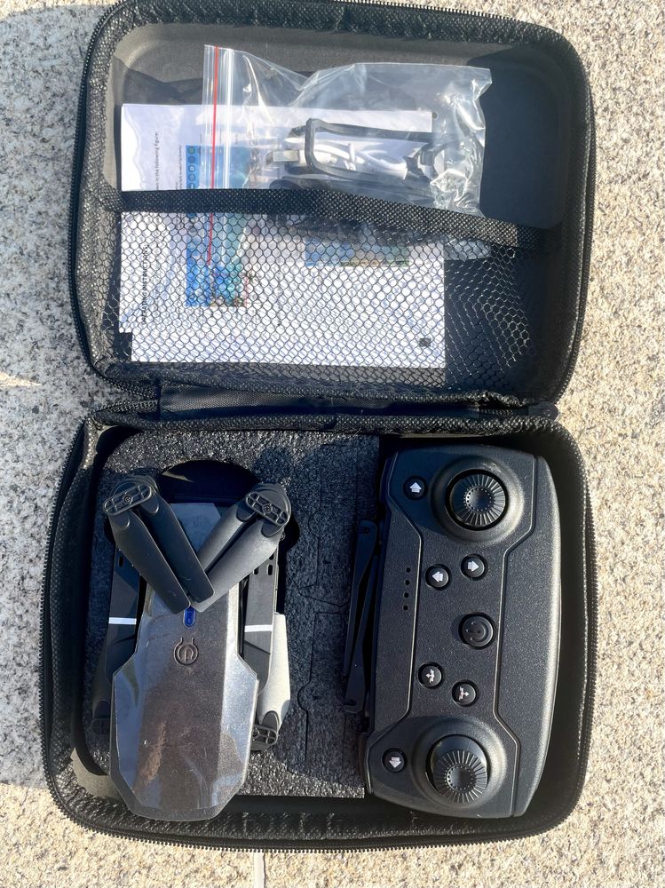 Drone pro com câmara e acessórios