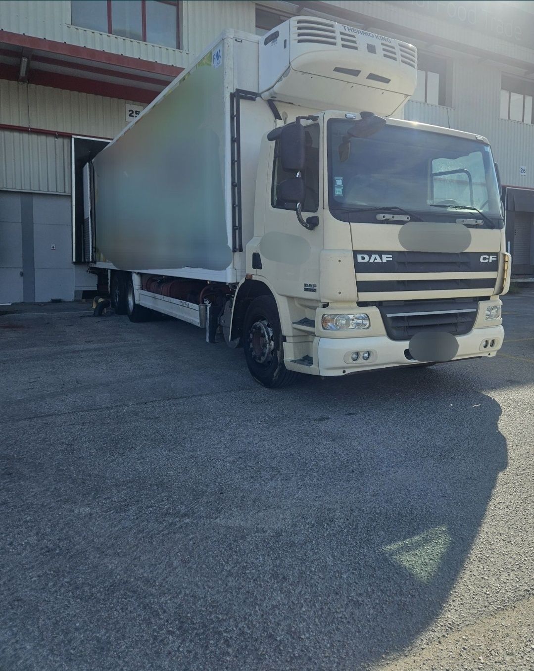 Vende-se Camião Frigorífico DAF XF 105.460 com Motor Thermo Kin