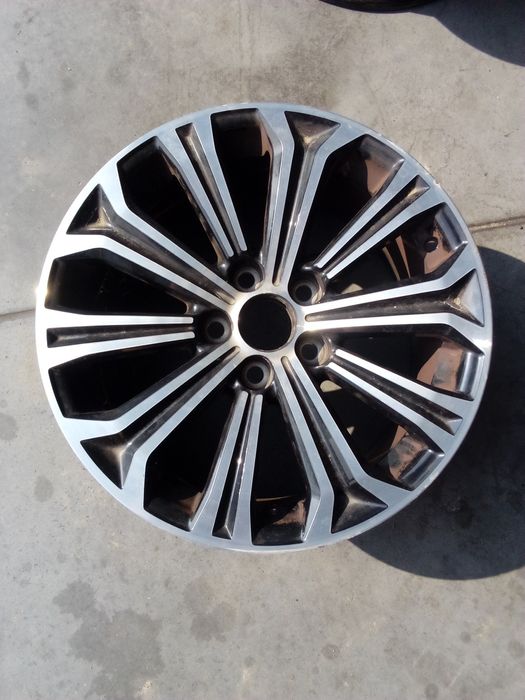 Toyota Corolla e21 felga aluminiowa R17