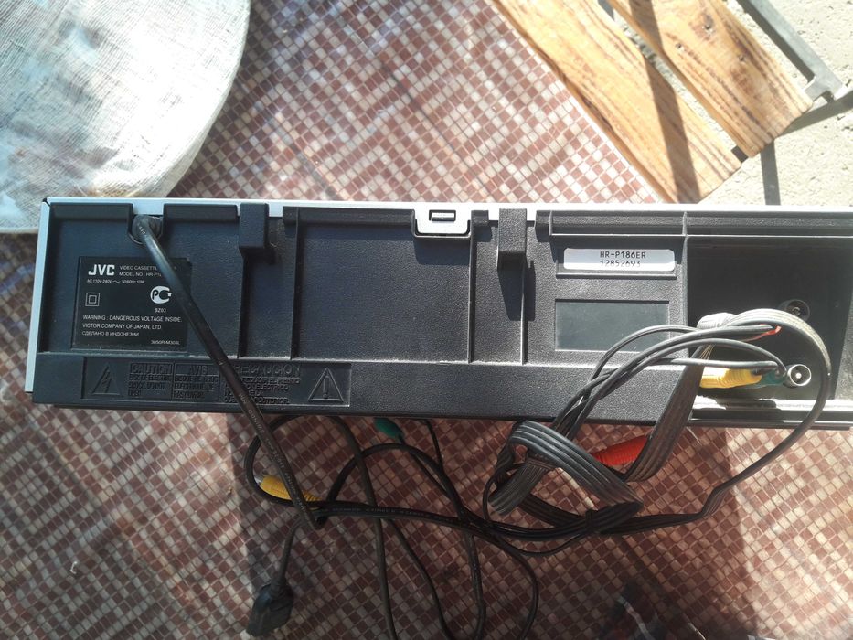 Видеомагнитофон JVC