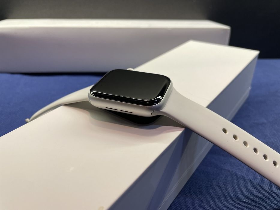 Apple Watch 5 44mm aluminum