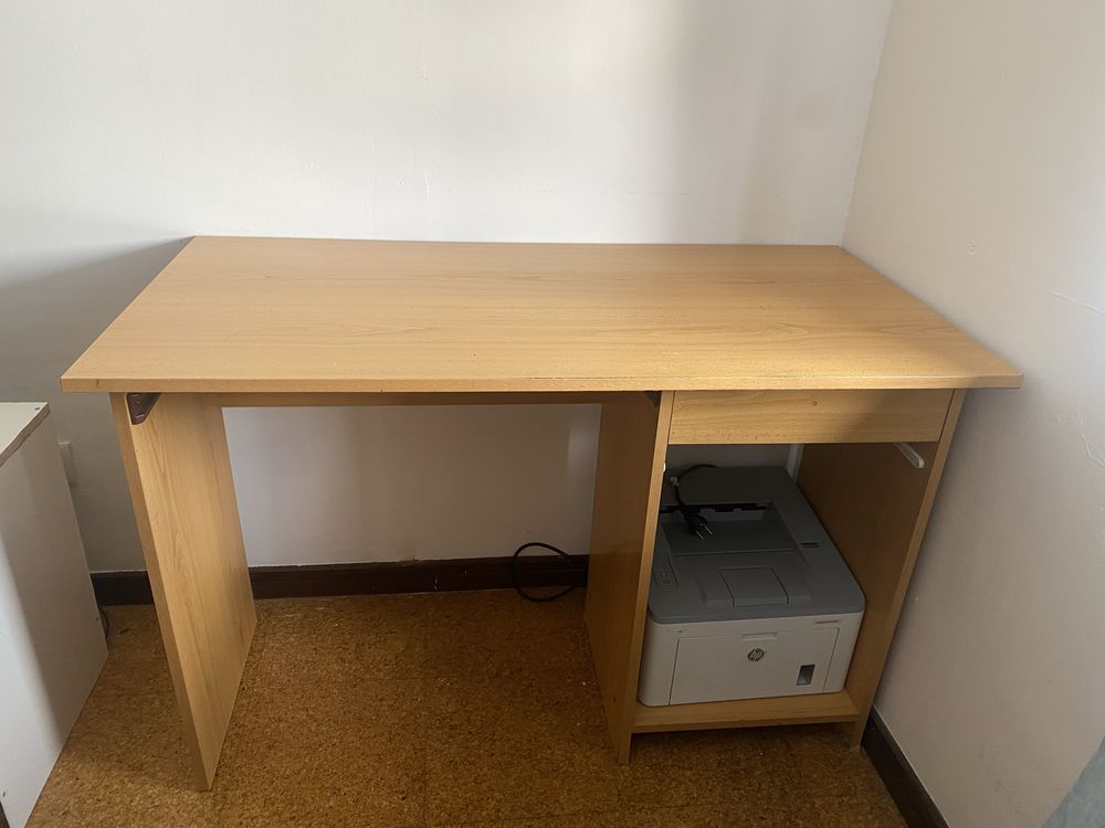 Secretaria de madeira