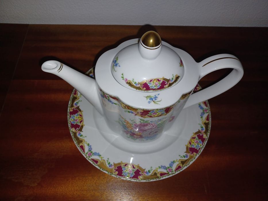 Bules de coleção em porcelana