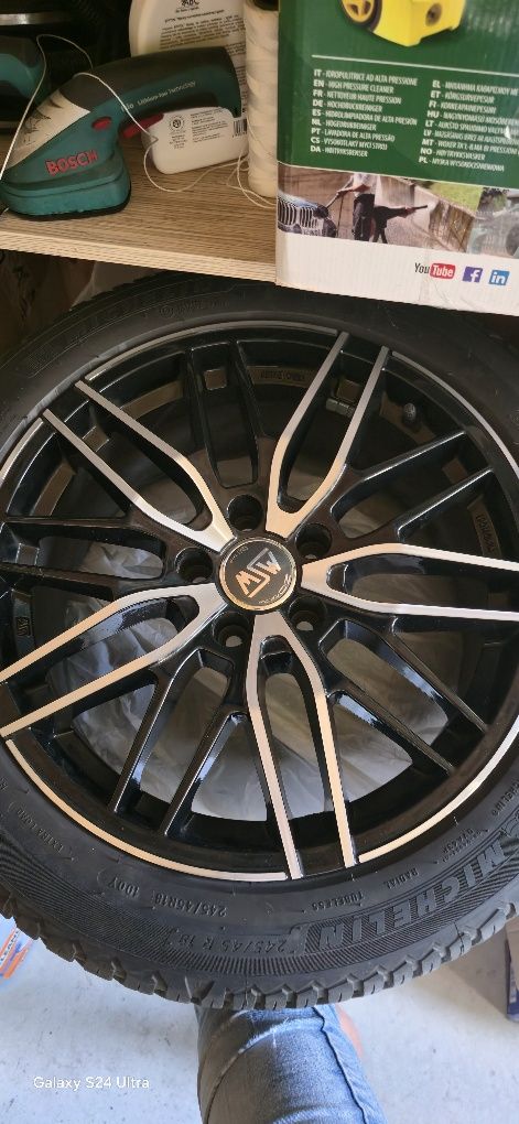 Felgi 18' z oponami Michelin