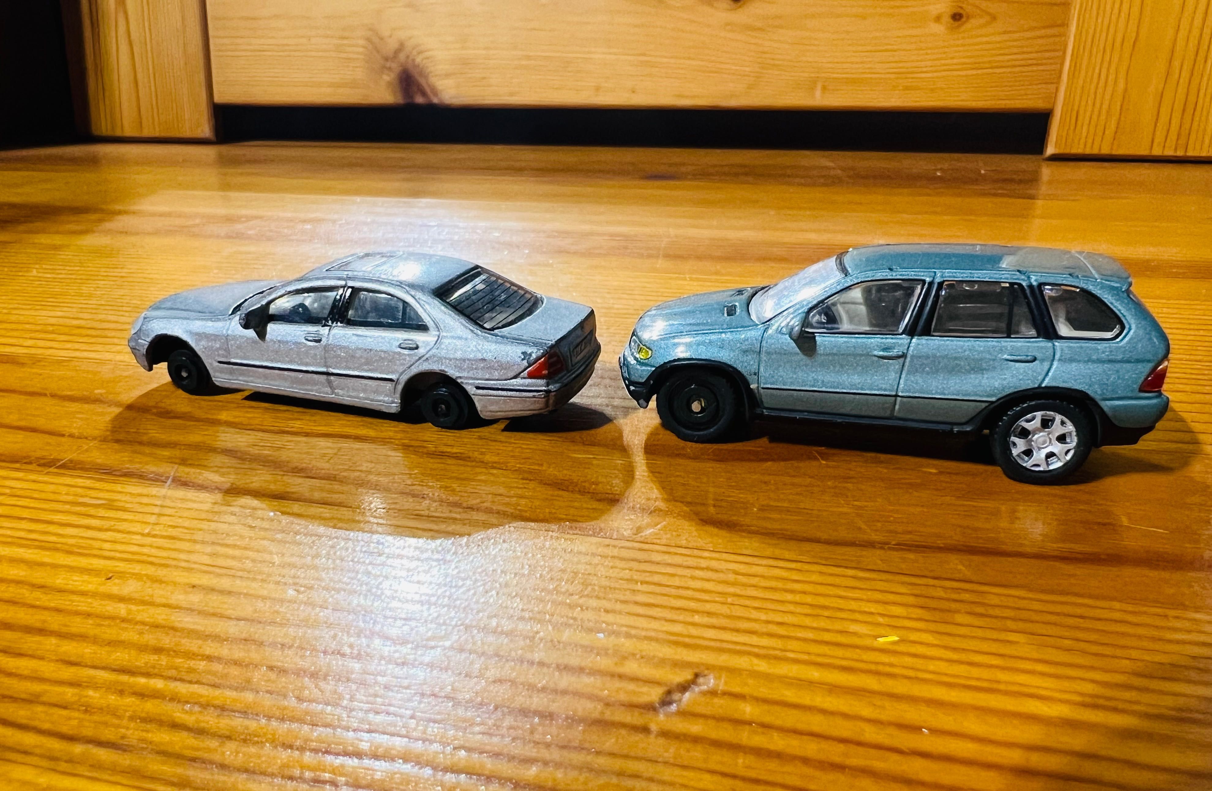 BMW X5 Schuco MERCEDES BENZ S-klasa W220 Joycity Modele samochody 1:72