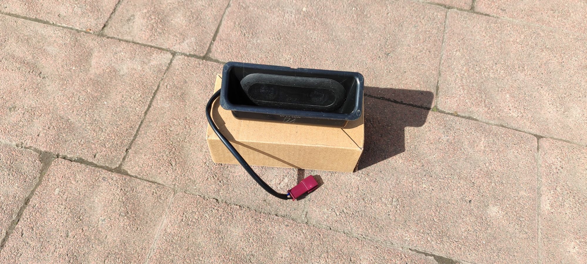 Кнопка ручка  багажника BMW X5,X6,X3,F10,F11,E60,E61,E39,F30,F90,F25