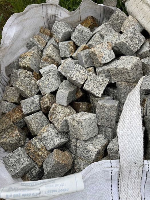 Kostka granitowa szaro-ruda 7/9 w Big-Bagu