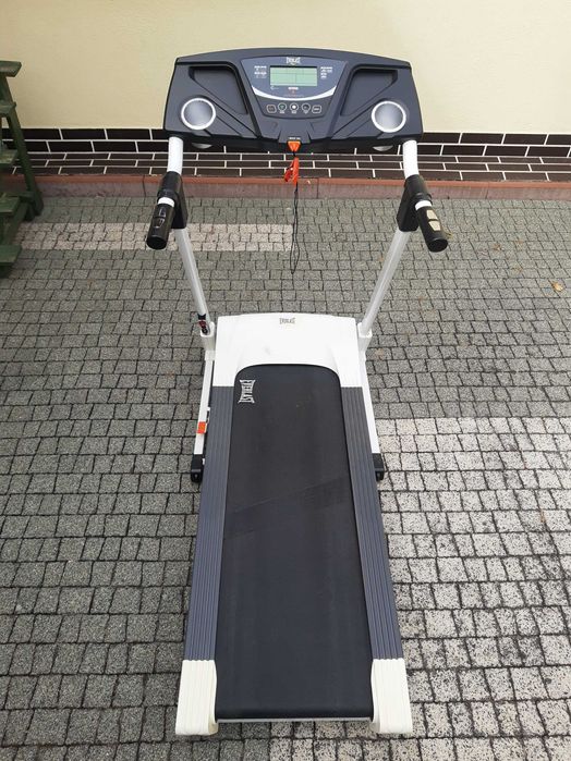 Bieżnia elektryczna Everlast Elite EV7000 uszkodzona