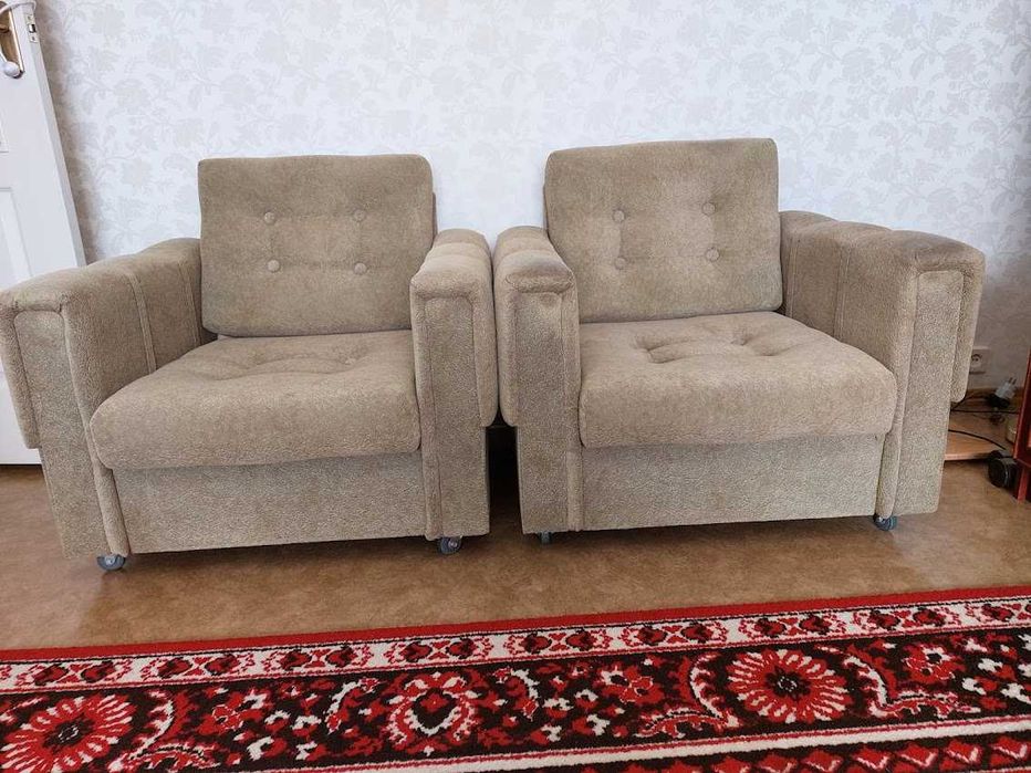 Продам два кресла производства ЧССР