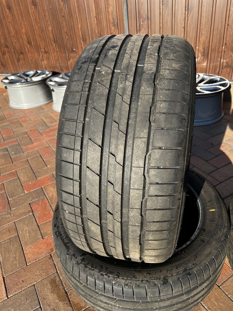 Продам комплект літніх шин hankook vaentus s1 evo3, 255/45/19 285/40.