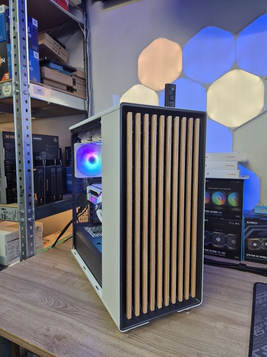 Gaming PC Ryzen 7 32GB RX 9070 XT 2TB ARGB Fractal North