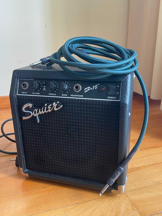 Conjunto Guitarra Fender Squier + Amplificador SP-10 + Acessórios