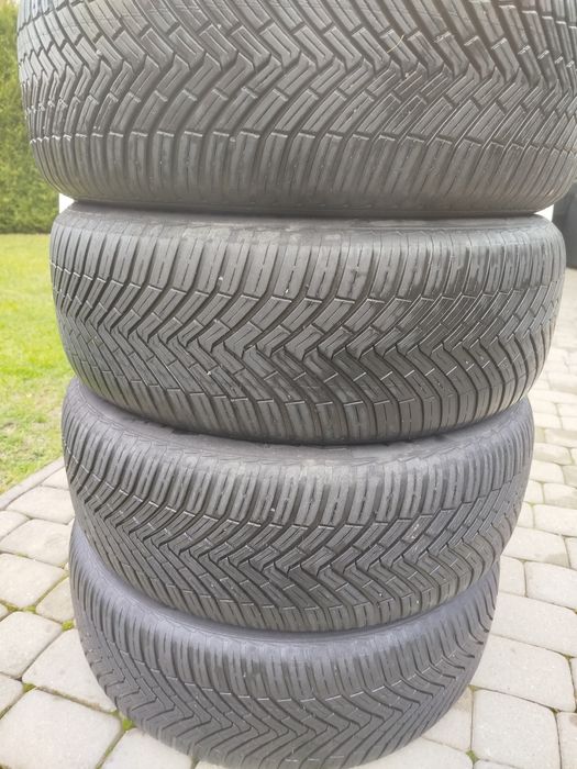 Sprzedam opony całoroczne Continental 235/55/19