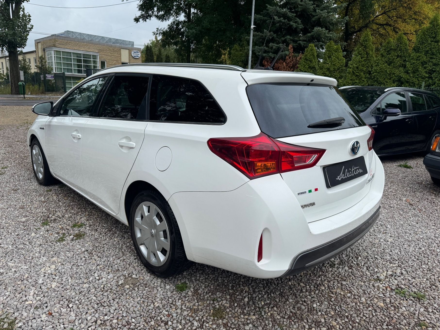Toyota Auris 1.8 HSD 136KM Kamera Serwis