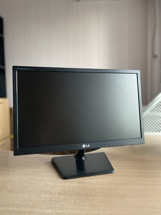 Монітор LG Flatron E2242C- 21,5ʼ - б/в