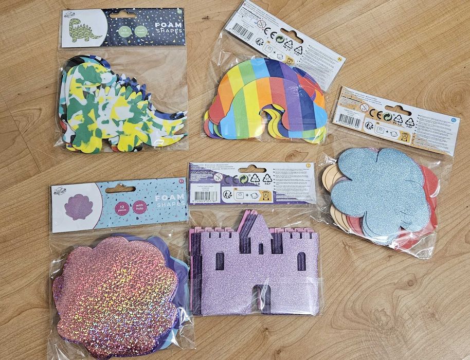 Naklejki piankowe Craft Universe 12 szt. RÓŻNE WZORY