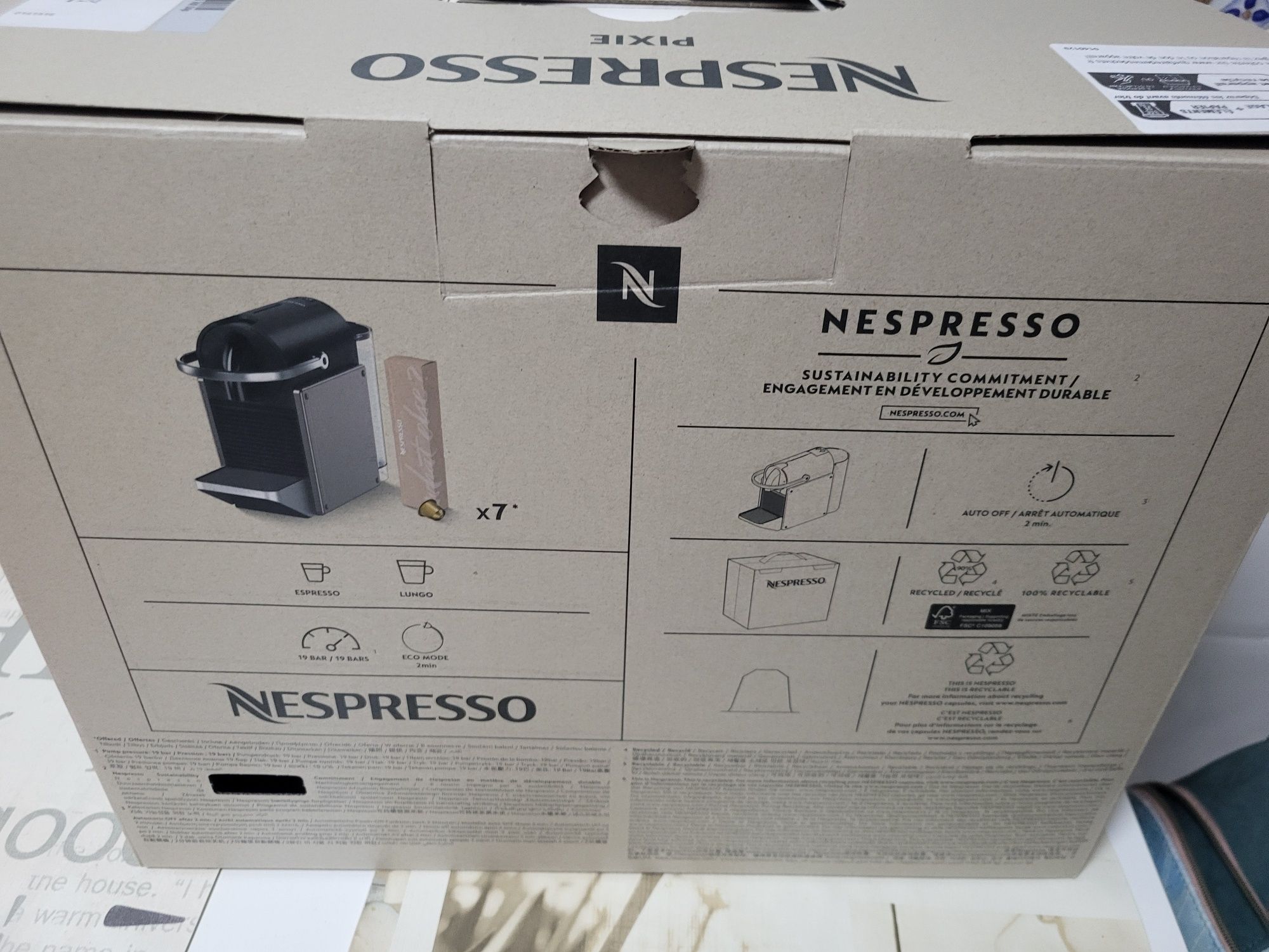 Maquina de cafe nesspresso pixie
